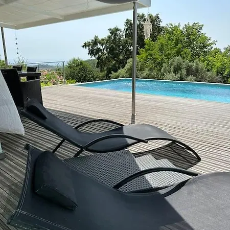 Piscine Et Maquis *